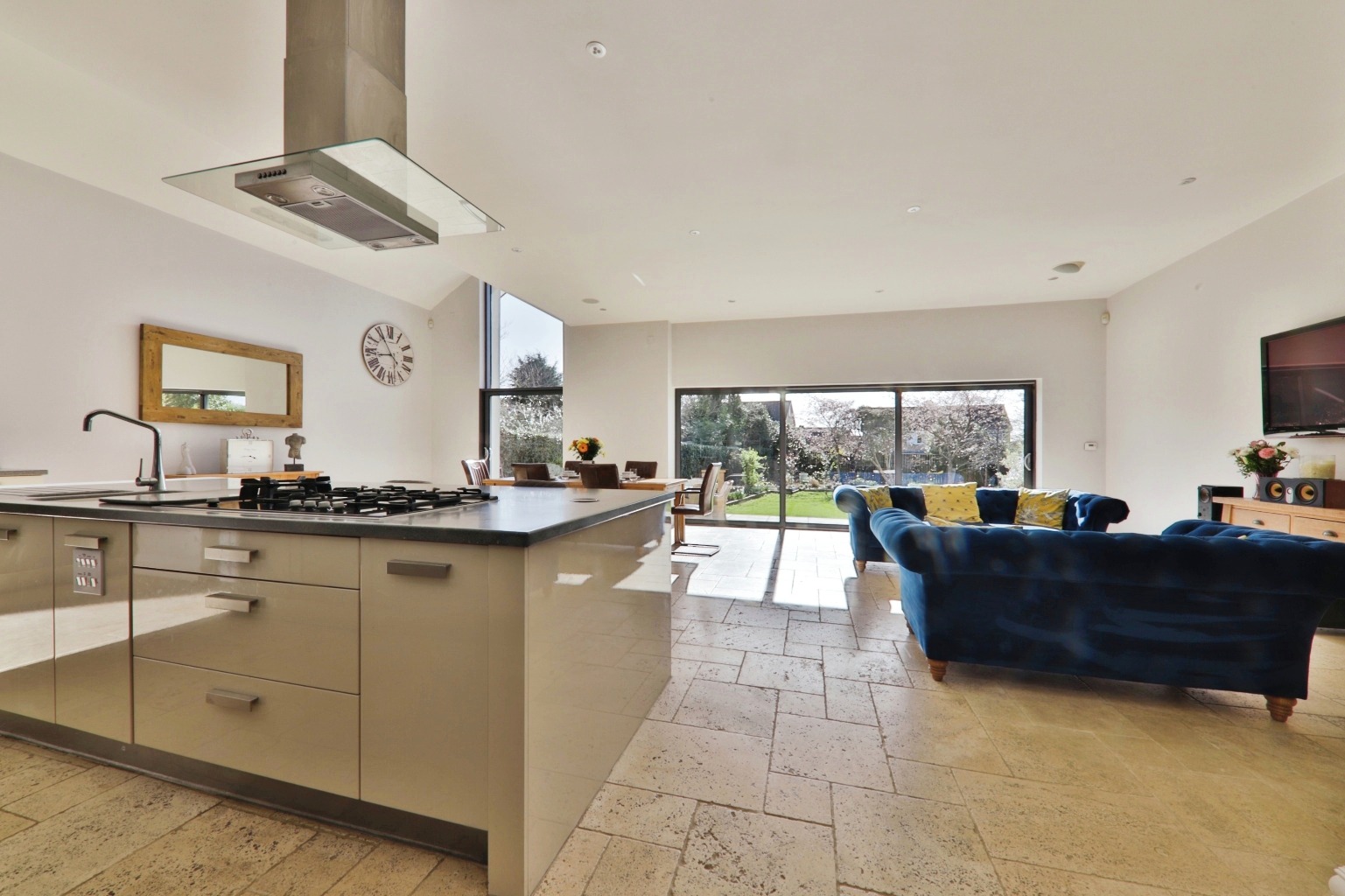 5 bed detached house for sale in Hull Road, Hull  - Property Image 3