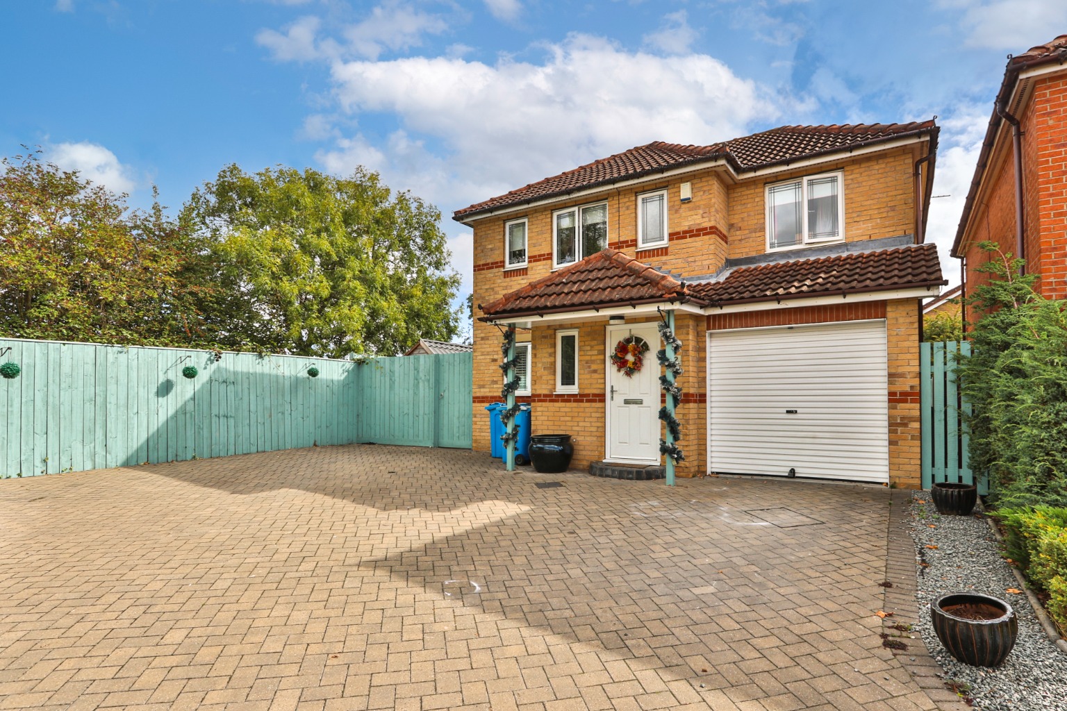 4 bed detached house for sale in Kelberdale Close, Hull - Property Image 1