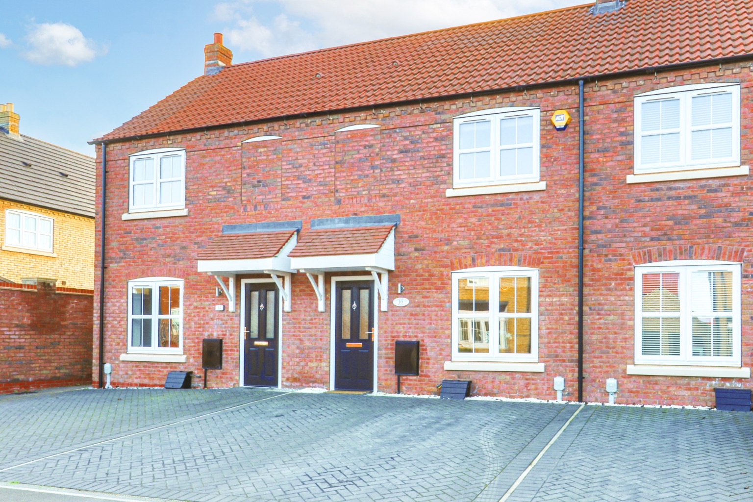 2 bed terraced house for sale in Thornbury Walk, Hull - Property Image 1
