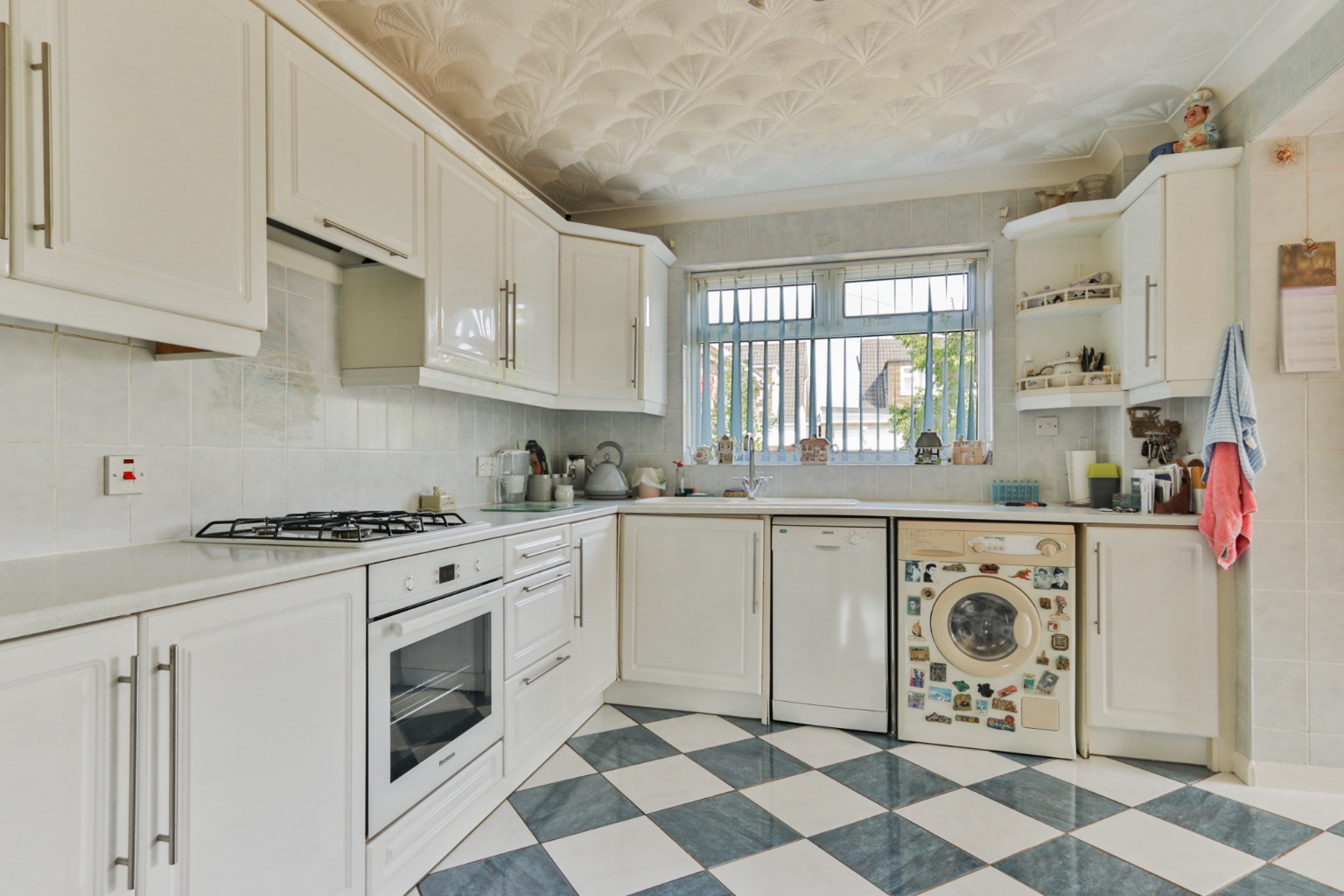 3 bed semi-detached house for sale in Coverdale, Hull  - Property Image 3