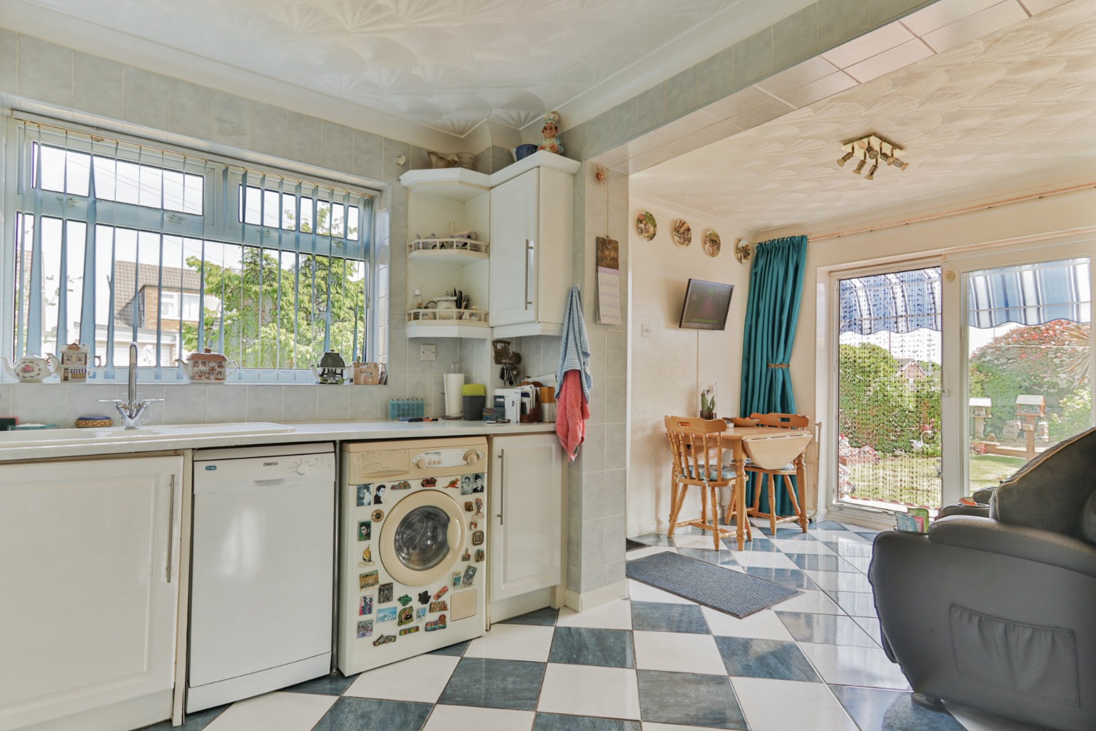 3 bed semi-detached house for sale in Coverdale, Hull  - Property Image 9