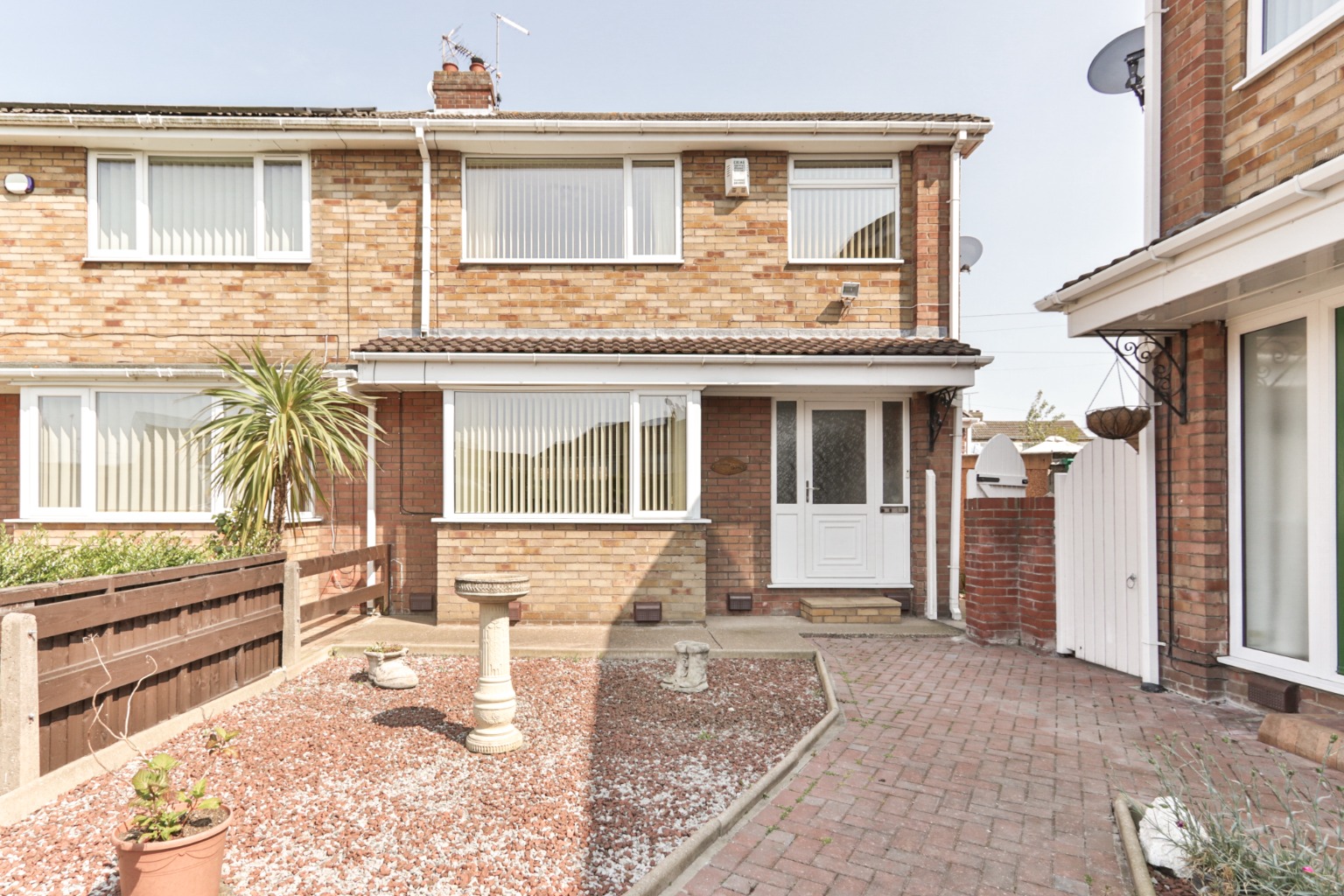 3 bed semi-detached house for sale in Coverdale, Hull - Property Image 1