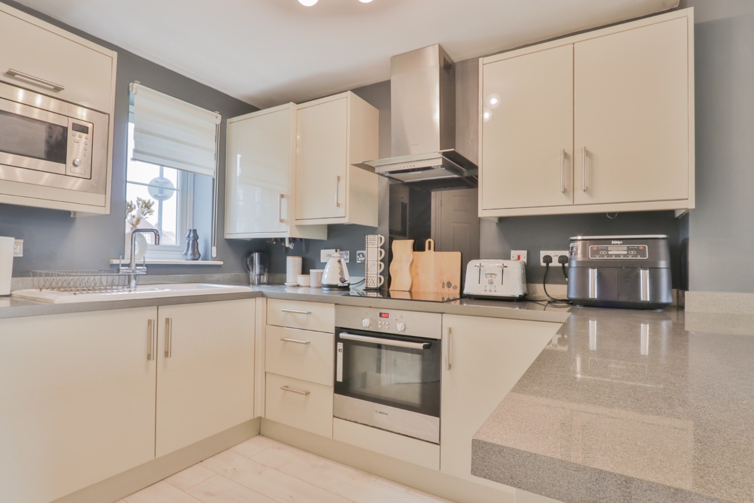 2 bed terraced house for sale in Richmond Way, Hull  - Property Image 4