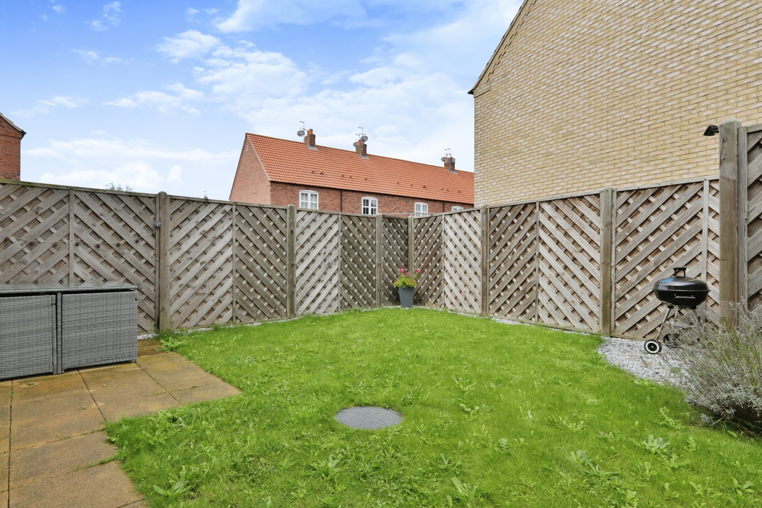 1 bed semi-detached house for sale in Hamlet Drive, Hull  - Property Image 10
