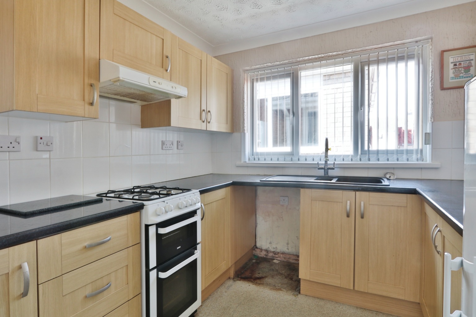 2 bed bungalow for sale in Jendale, Hull  - Property Image 2