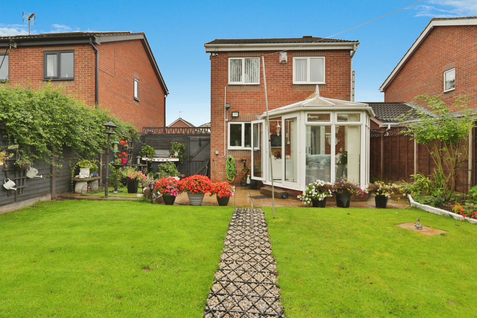 3 bed detached house for sale in Tynedale, Hull  - Property Image 1
