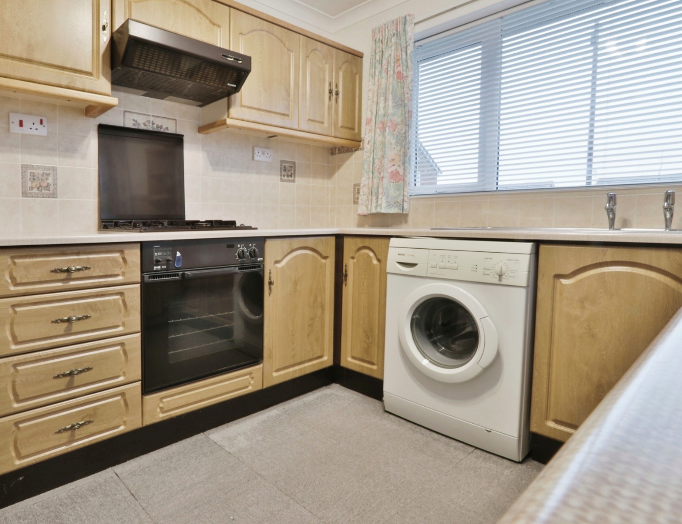 2 bed bungalow for sale in Weardale, Hull  - Property Image 2
