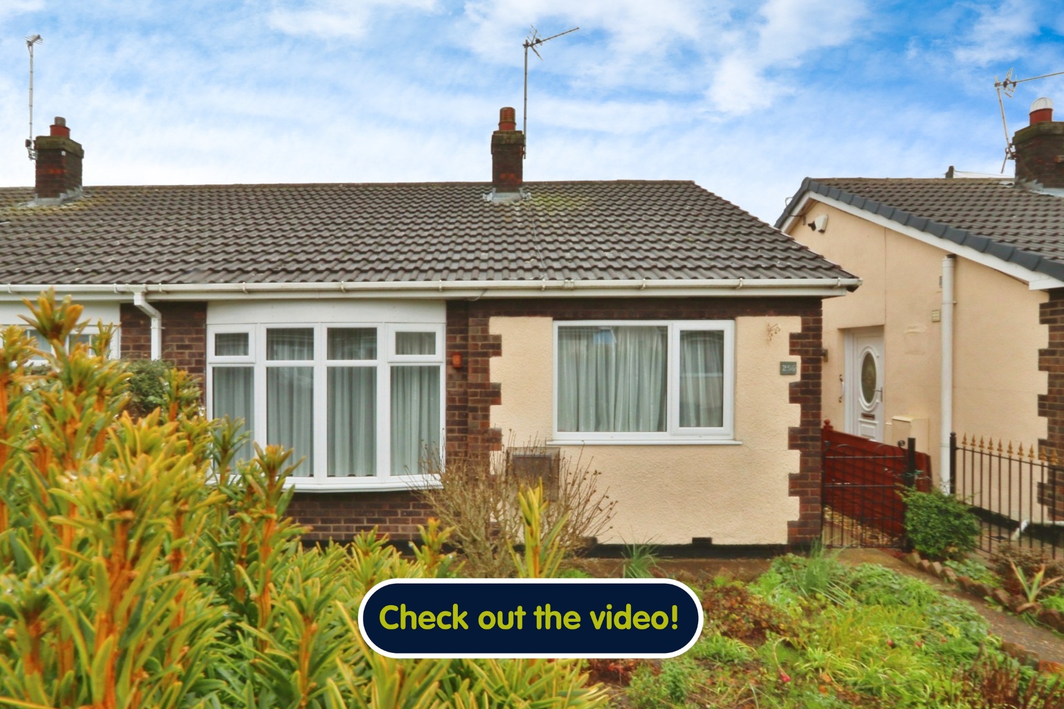 2 bed semi-detached bungalow for sale in Jendale, Hull - Property Image 1
