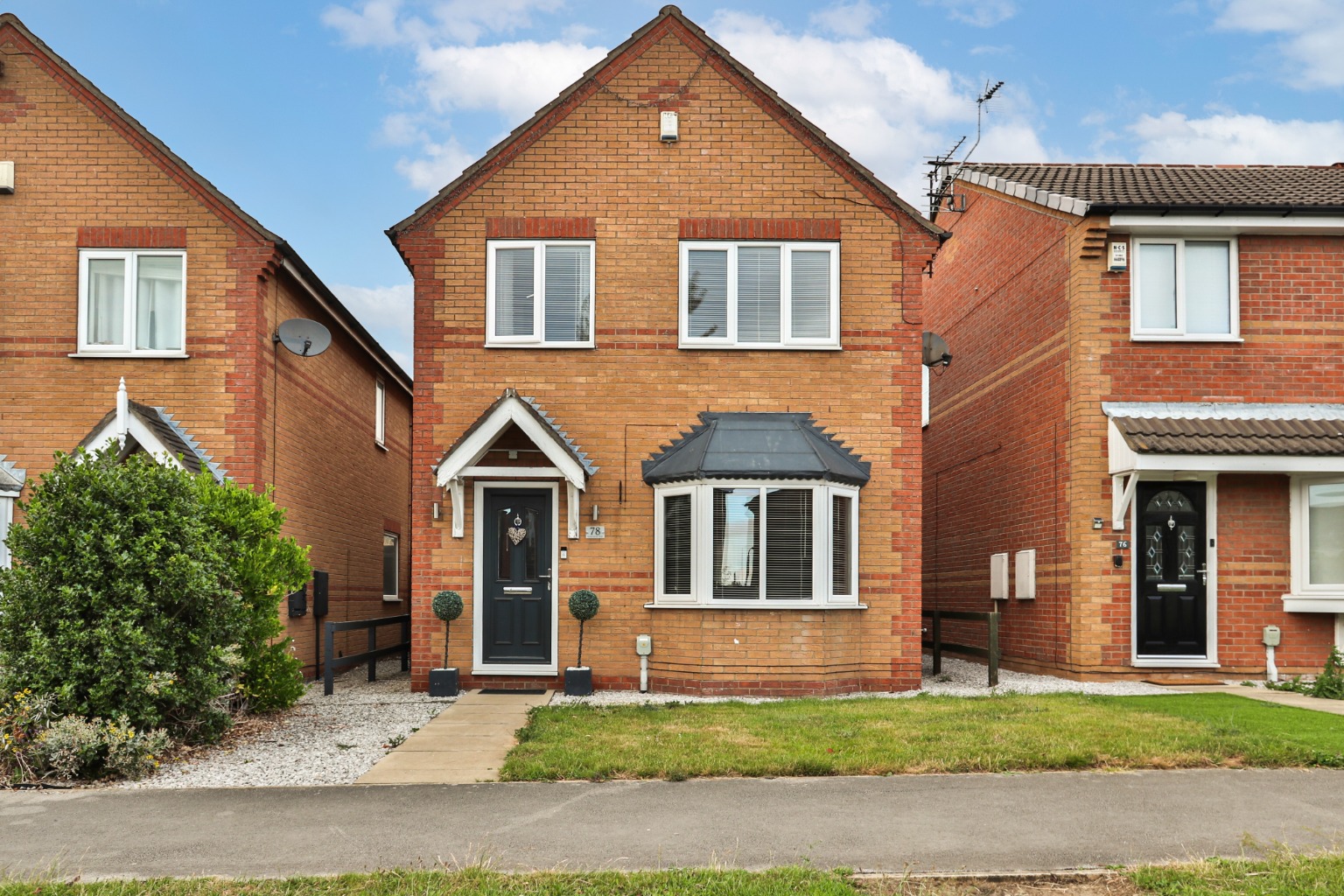 3 bed detached house for sale in Kingsbury Way, Hull  - Property Image 1