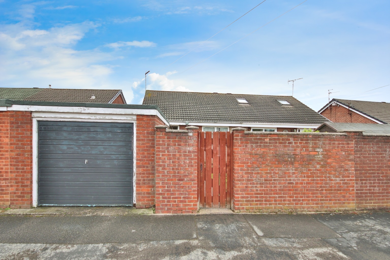 2 bed bungalow for sale in Stonesdale, Hull  - Property Image 17