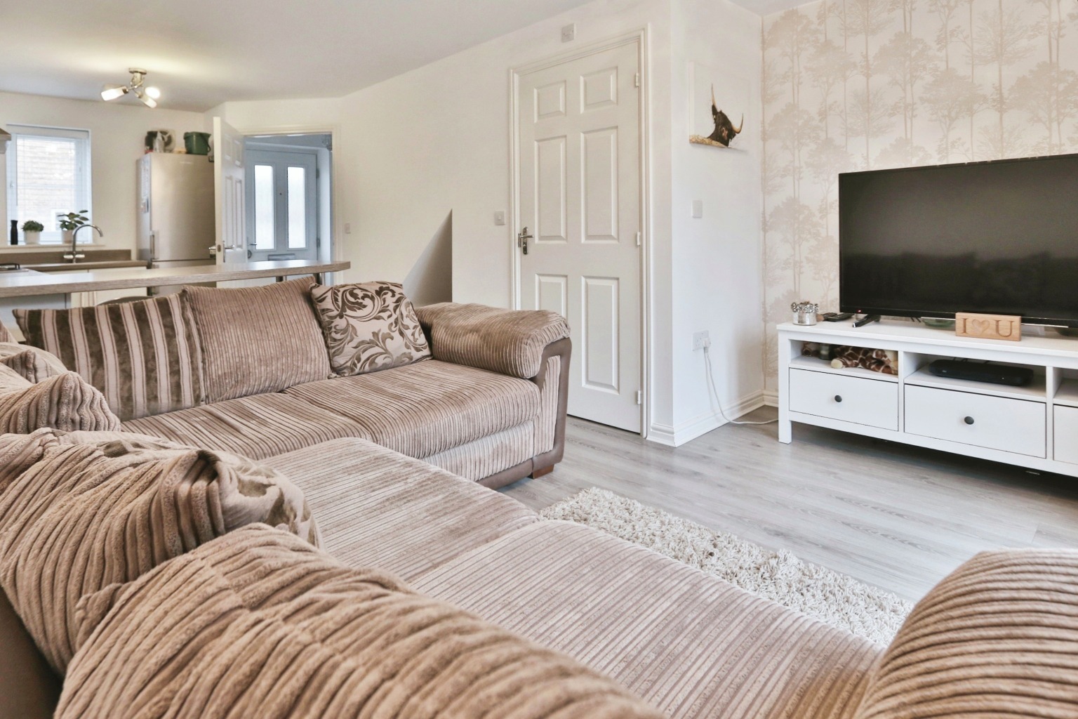 3 bed town house for sale in Brockwell Park, Hull  - Property Image 2