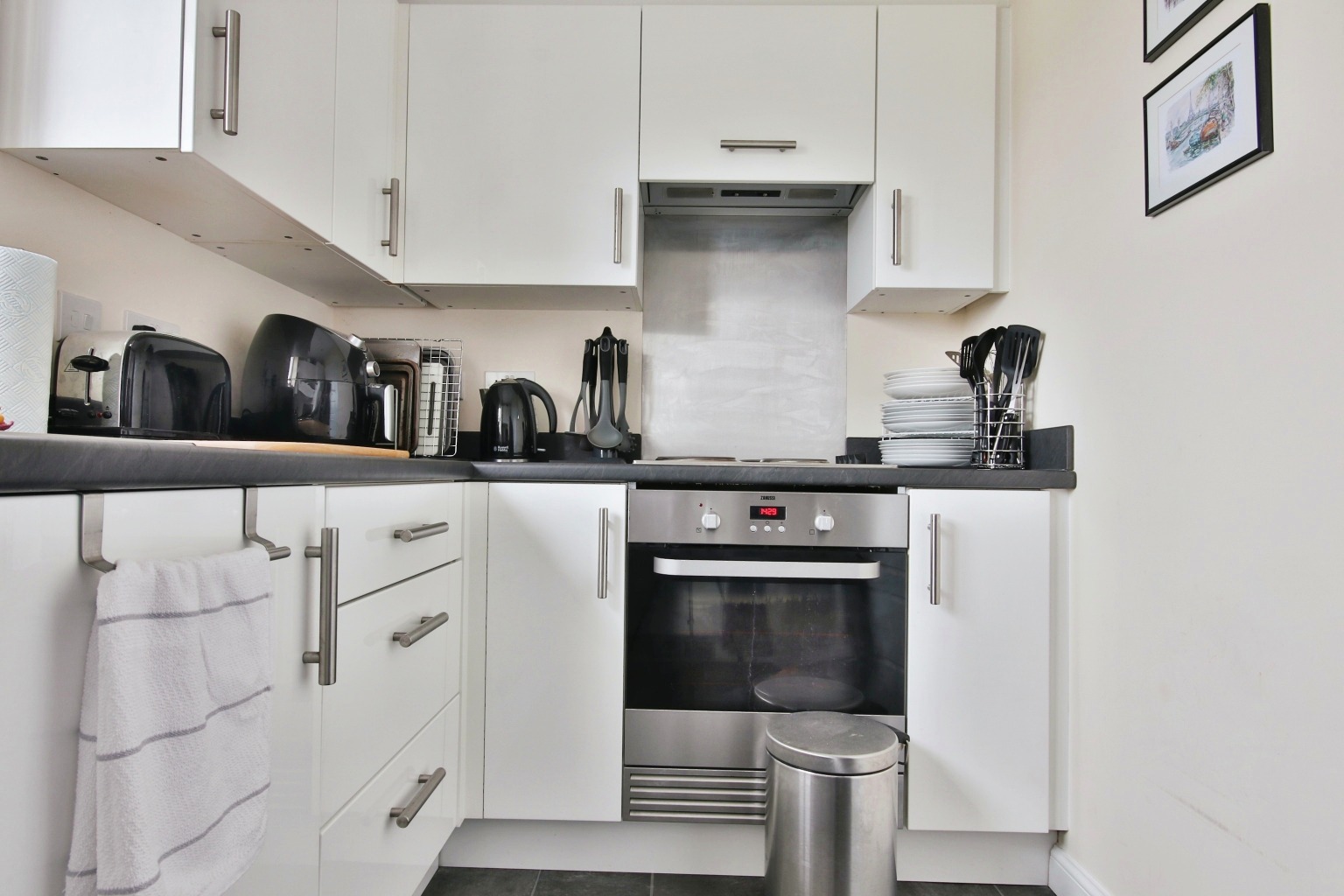2 bed flat for sale in Dovestone Way, Hull  - Property Image 7