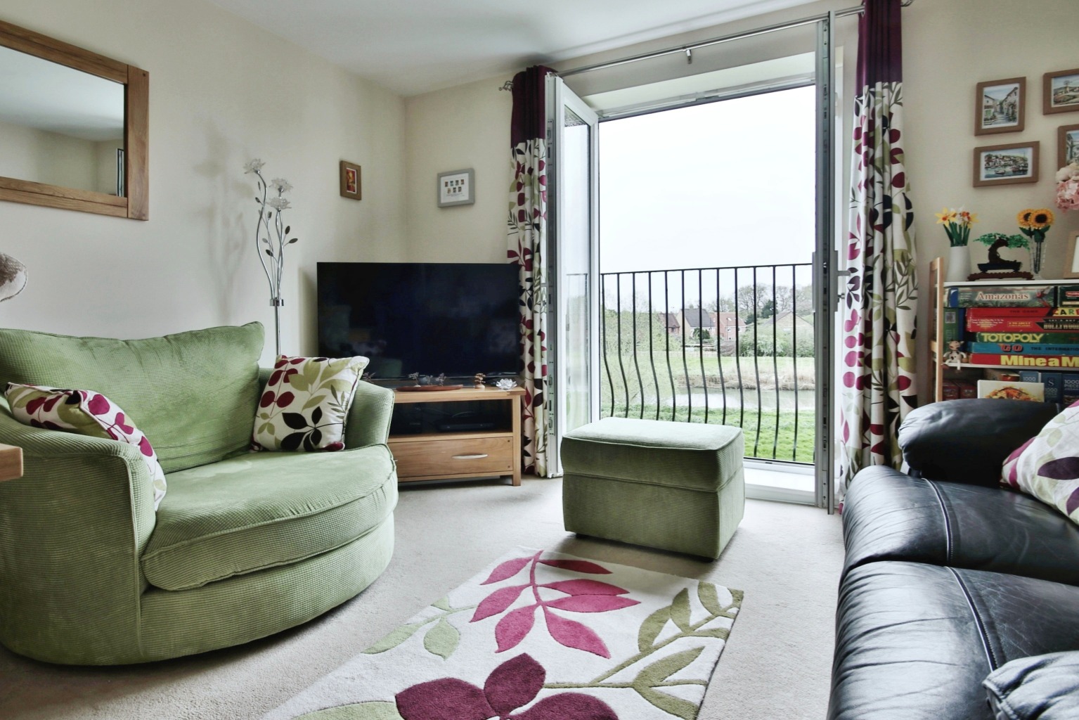 2 bed flat for sale in Dovestone Way, Hull  - Property Image 2