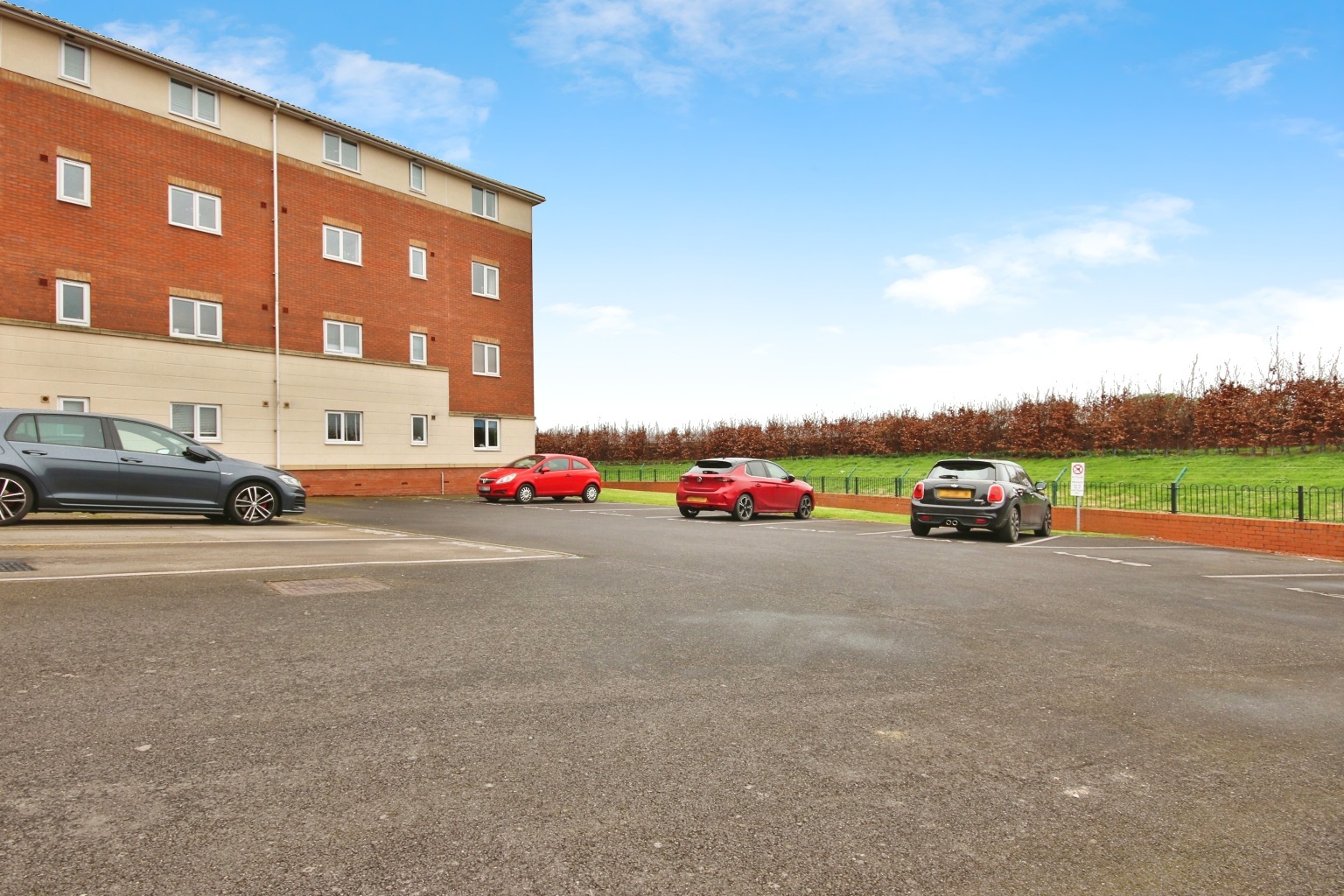 2 bed flat for sale in Dovestone Way, Hull  - Property Image 15
