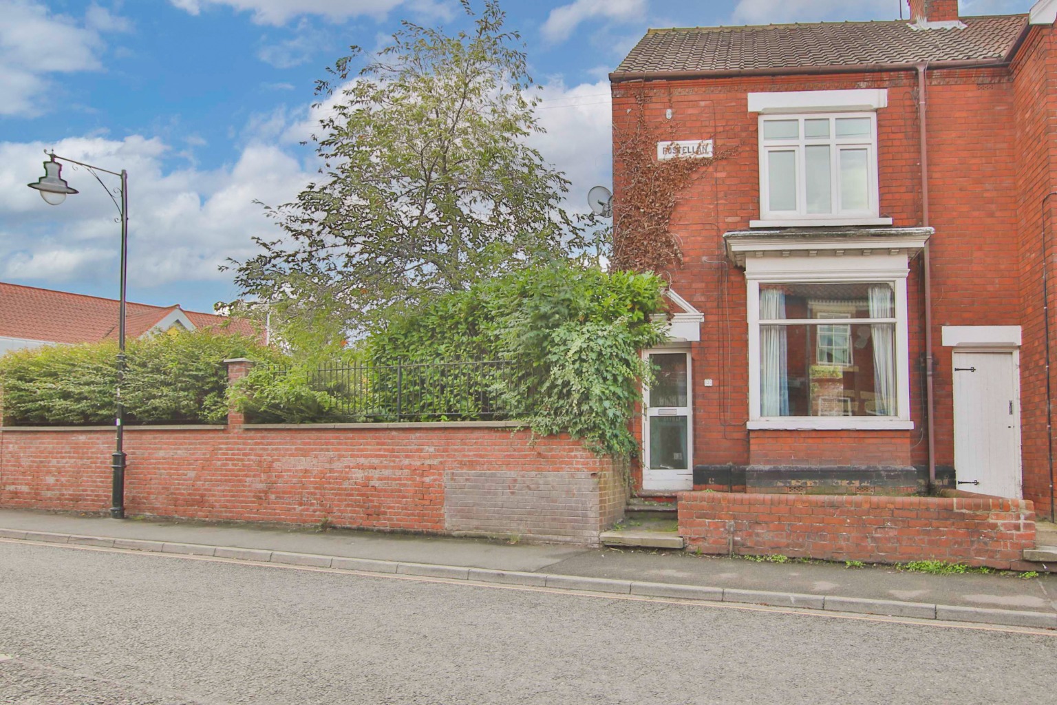 3 bed terraced house for sale in High Street, Barton-Upon-Humber, DN18