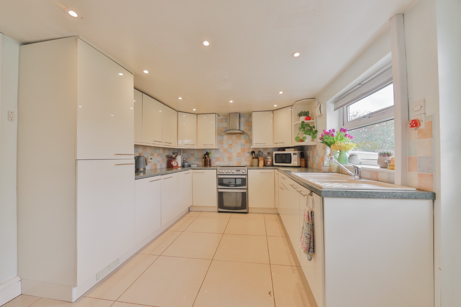 3 bed detached house for sale in Lords Lane, Barrow upon Humber  - Property Image 3