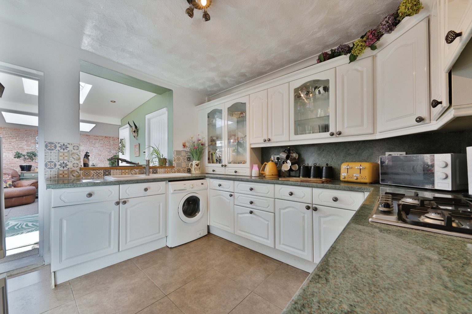 3 bed semi-detached house for sale in Cross Hill, Barrow upon Humber  - Property Image 3