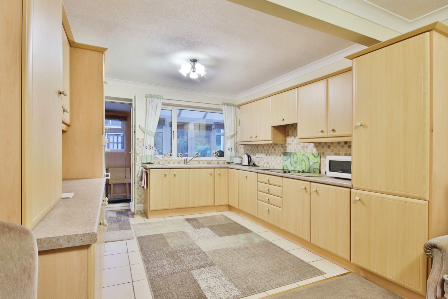 3 bed detached bungalow for sale in Western Drive, Barton upon Humber  - Property Image 3