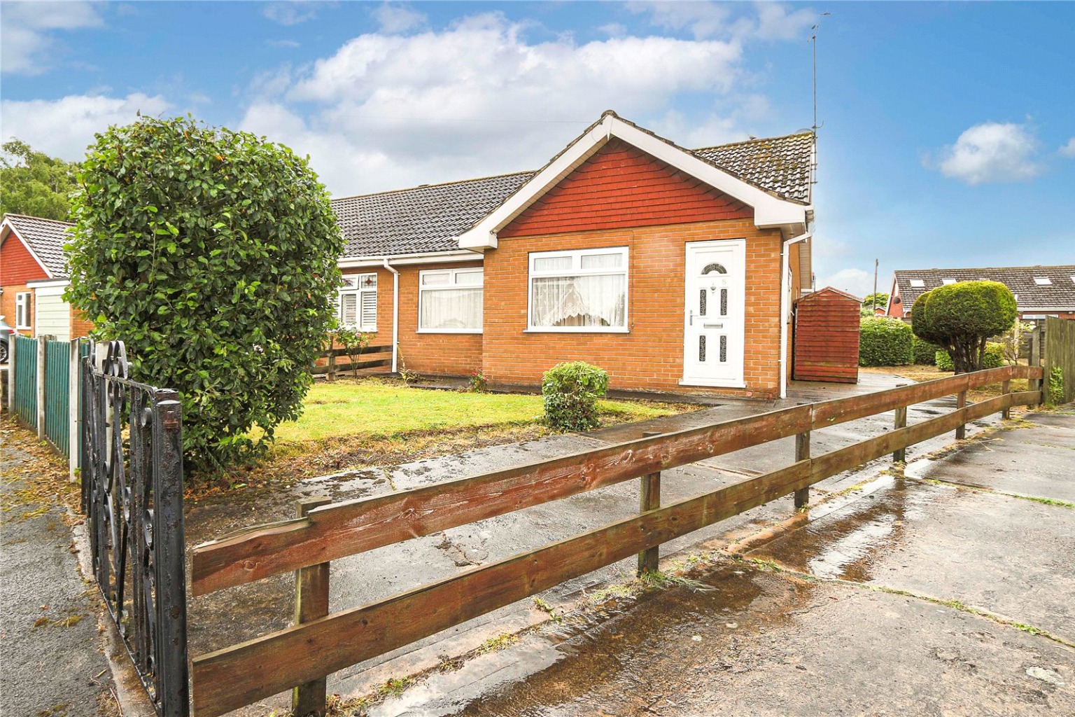 2 bed semi-detached bungalow for sale - Property Image 1