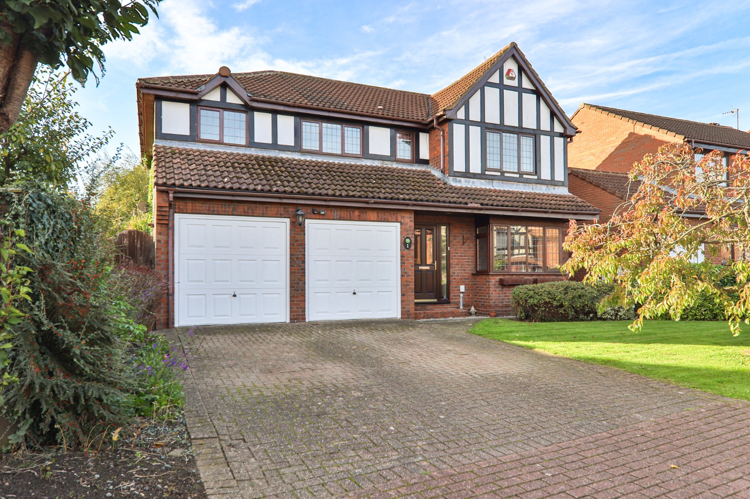 5 bed detached house for sale in Wentworth Close, Beverley - Property Image 1
