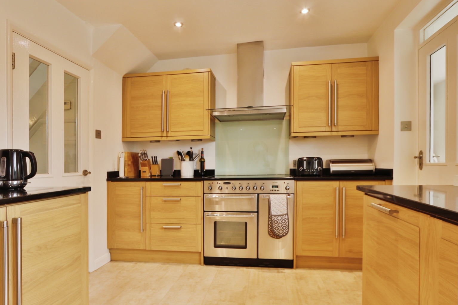 4 bed semi-detached house for sale in St Mary's Close, Beverley  - Property Image 7