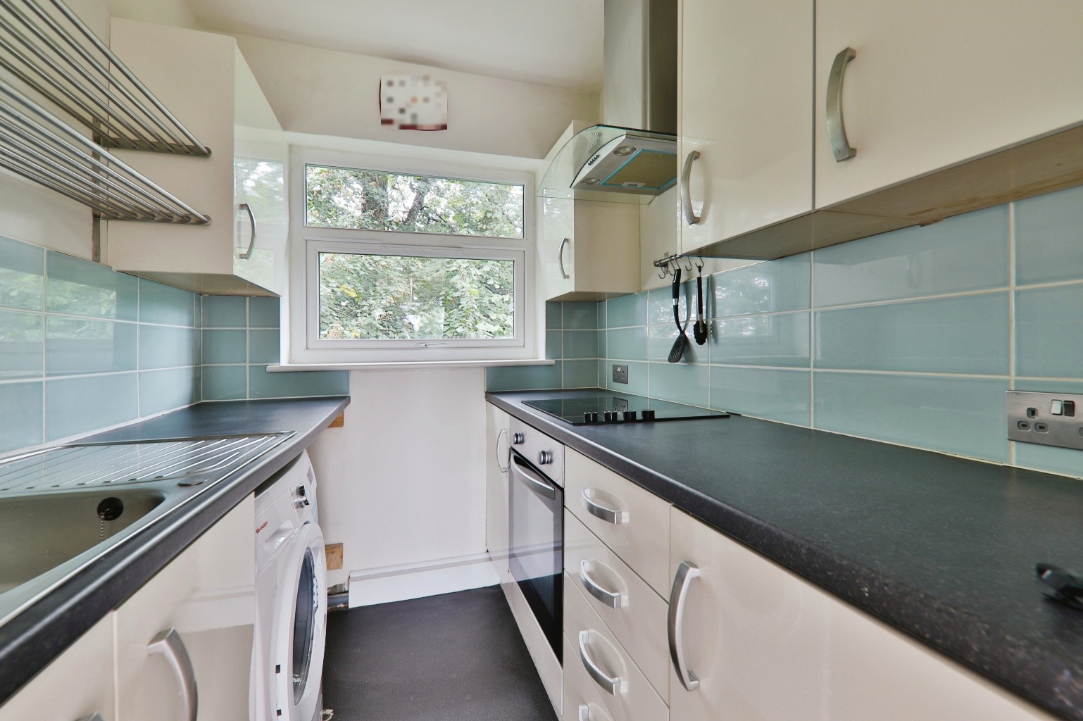 2 bed flat for sale in Willow Court, Beverley  - Property Image 3