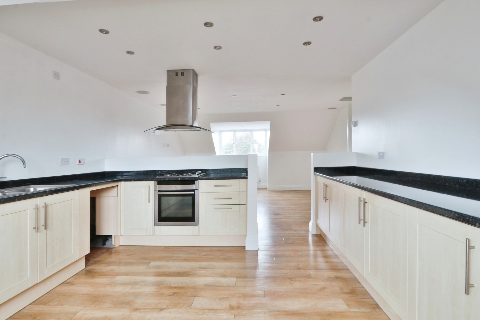2 bed flat for sale in Corporation Road, Beverley  - Property Image 5