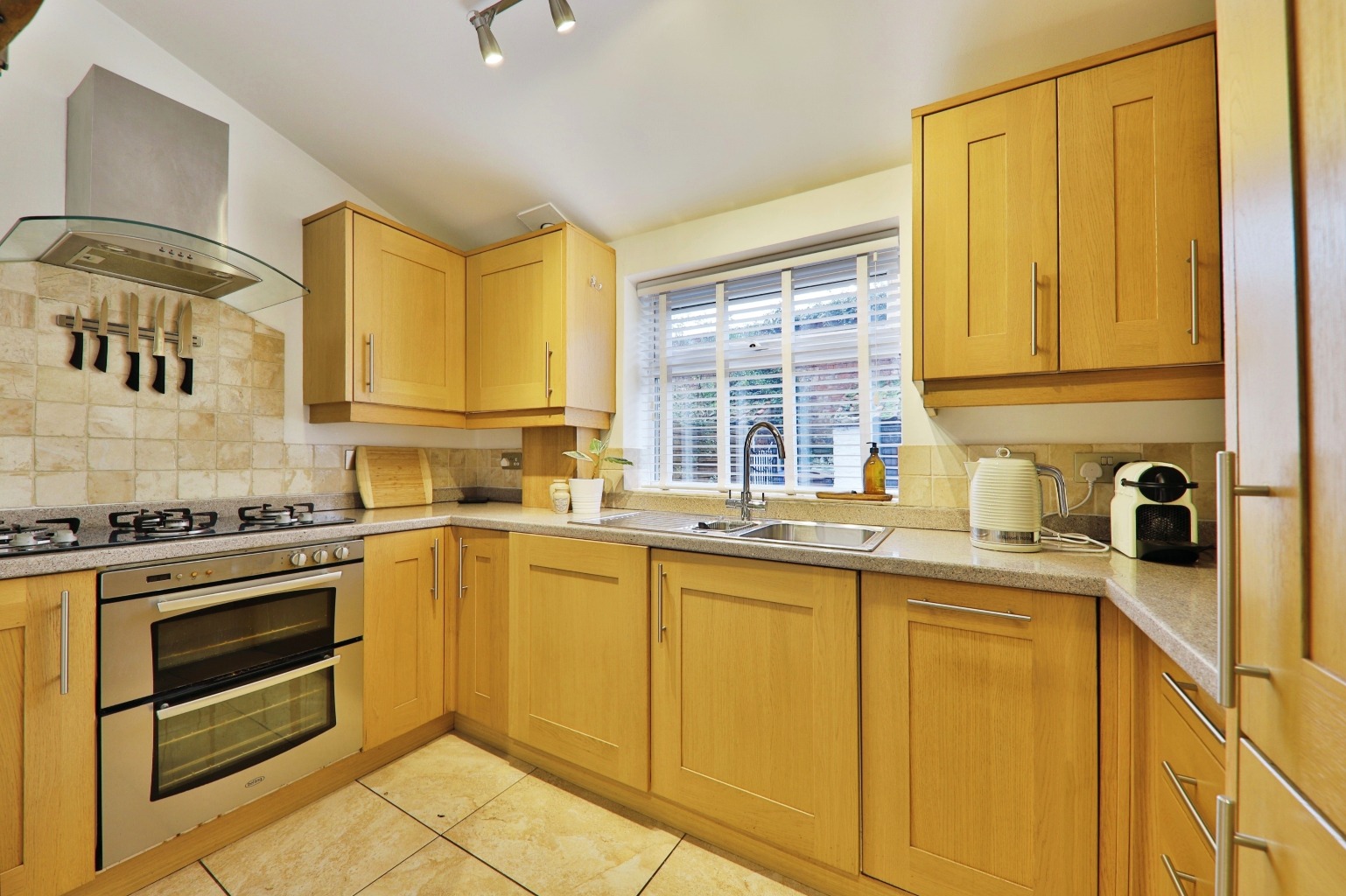 2 bed end of terrace house for sale in Westwood Road, Beverley  - Property Image 2