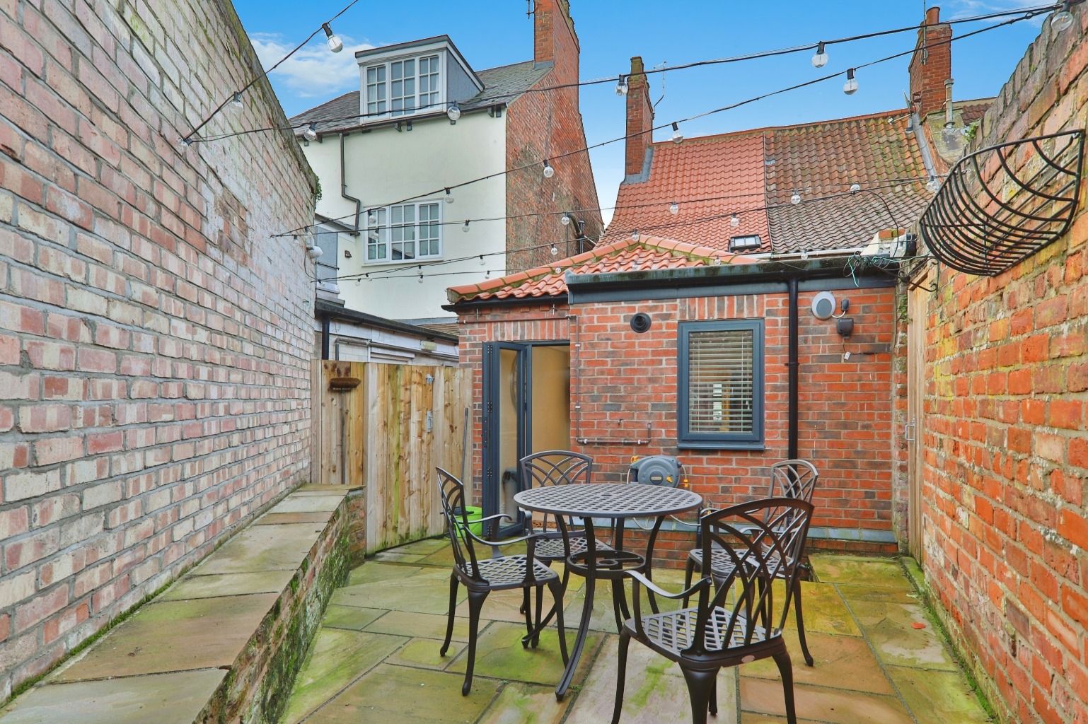 2 bed semi-detached house for sale in North Bar Without, Beverley  - Property Image 15