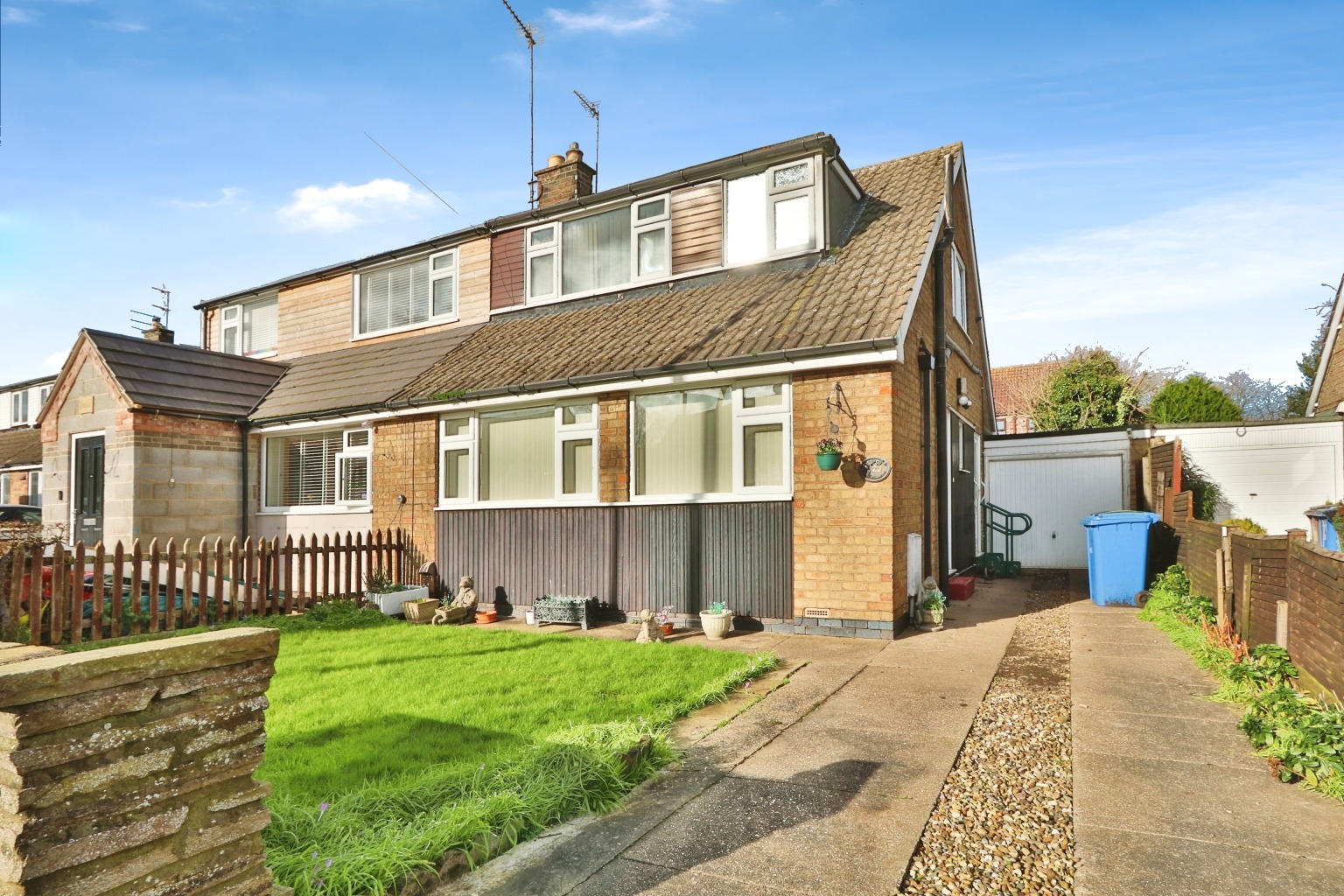 3 bed semi-detached house for sale in Barley Gate, Beverley  - Property Image 1