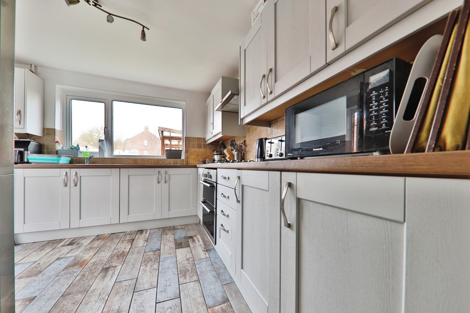 2 bed terraced house for sale in Flemingate, Beverley  - Property Image 3