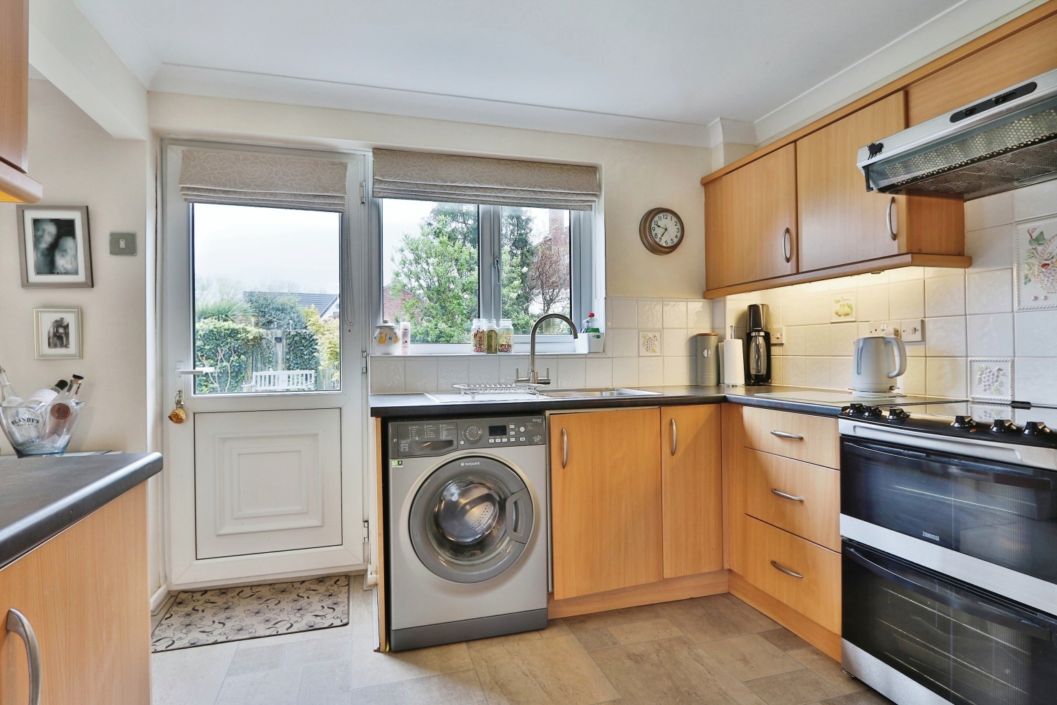 3 bed detached house for sale in Green Lane, Beverley  - Property Image 3