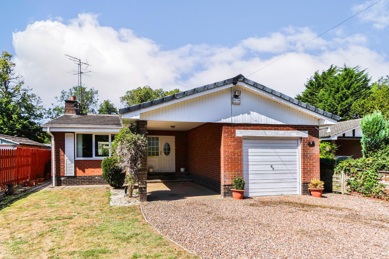 2 bed detached bungalow for sale in Dunswell Road, Cottingham, HU16