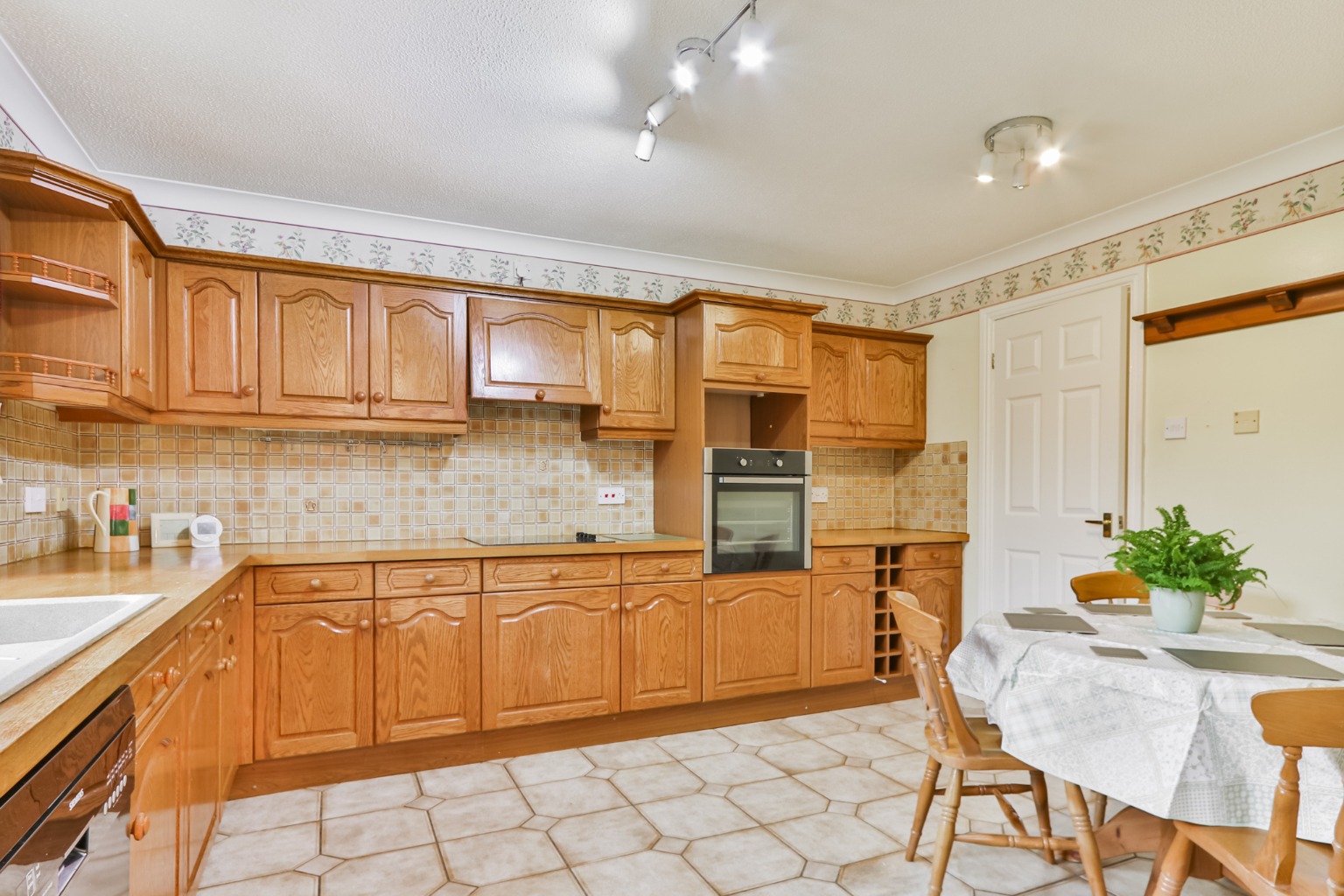 3 bed detached bungalow for sale in South Wold, Cottingham  - Property Image 3