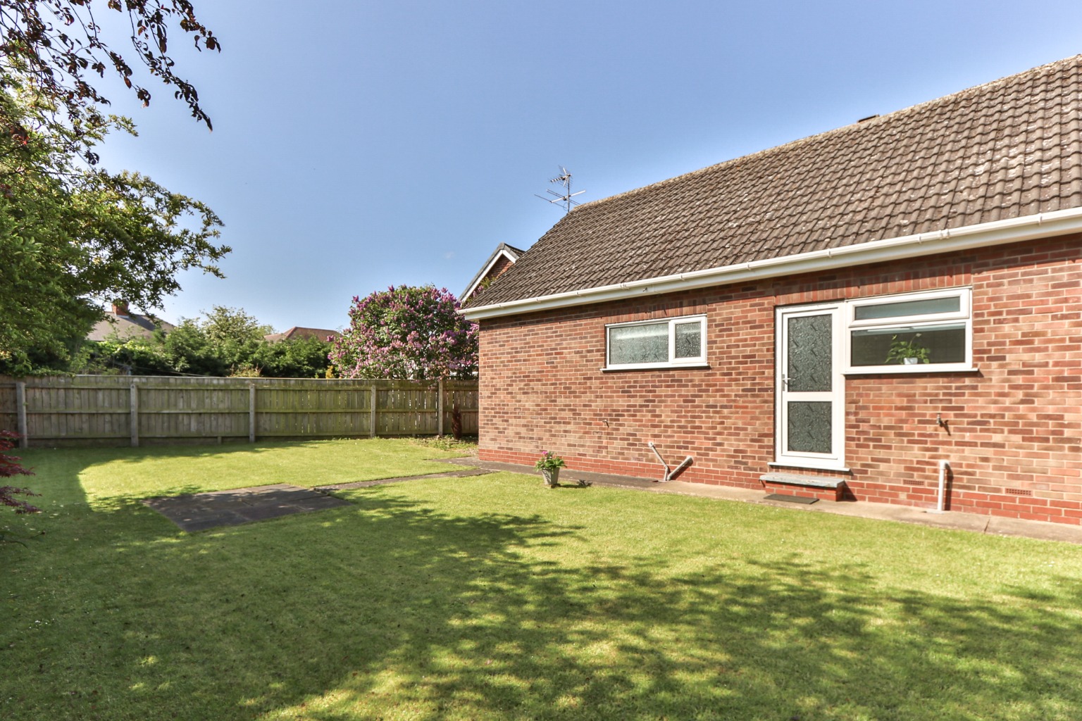 2 bed detached bungalow for sale in Cave Crescent, Cottingham  - Property Image 9