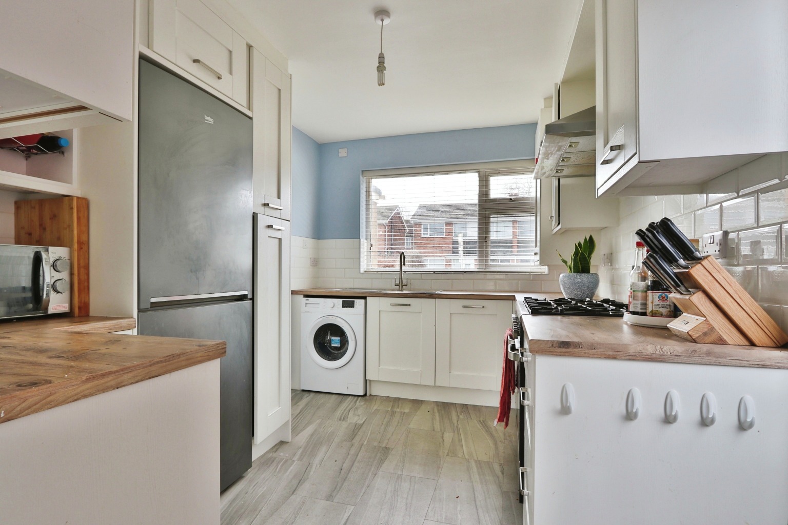3 bed semi-detached house for sale in Lawnsgarth, Cottingham  - Property Image 2