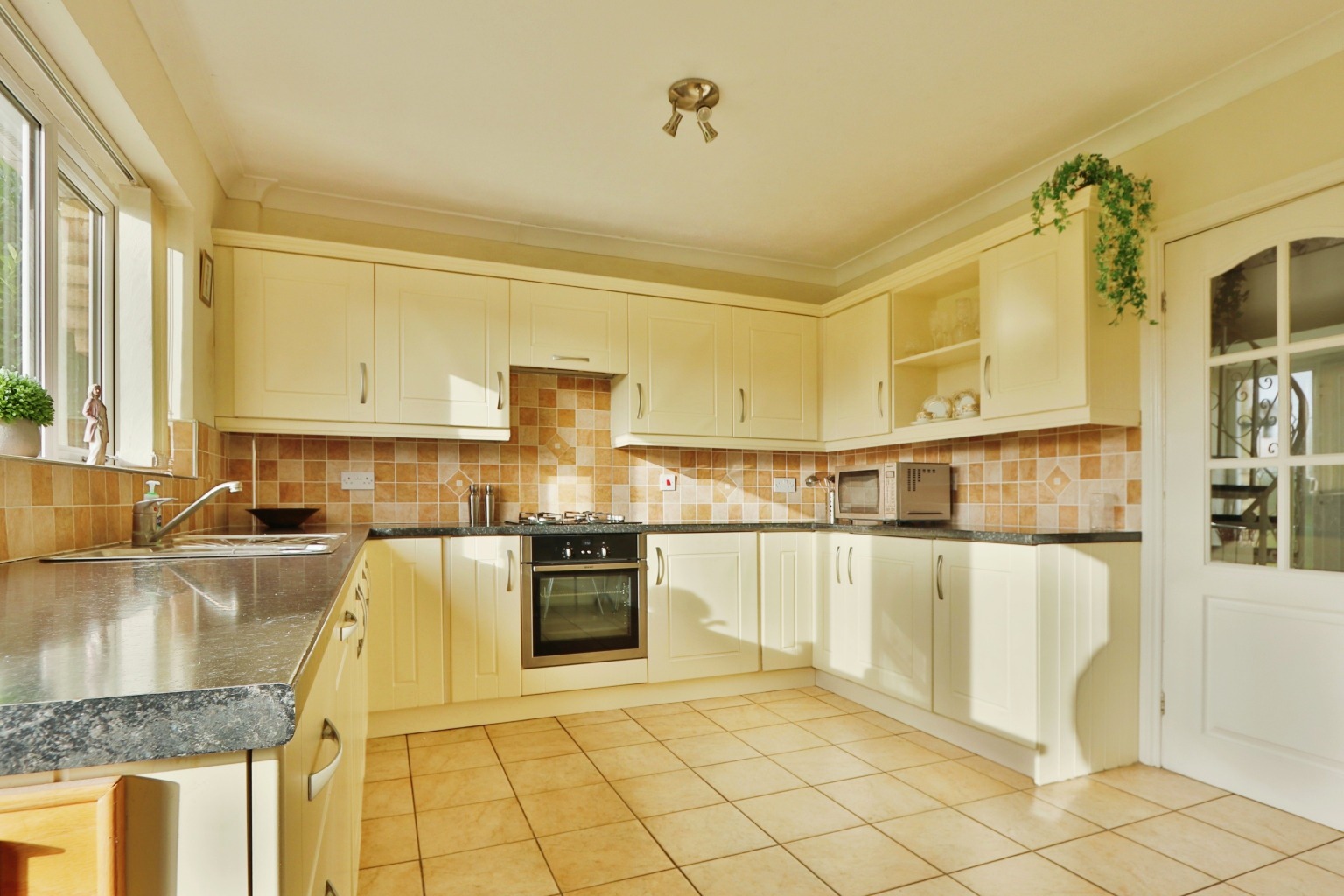 3 bed detached bungalow for sale in Eppleworth Road, Cottingham  - Property Image 3