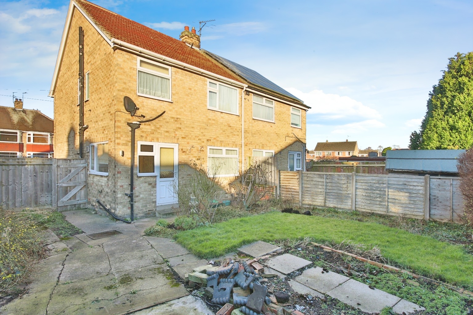 3 bed semi-detached house for sale in Queens Close, Cottingham  - Property Image 9