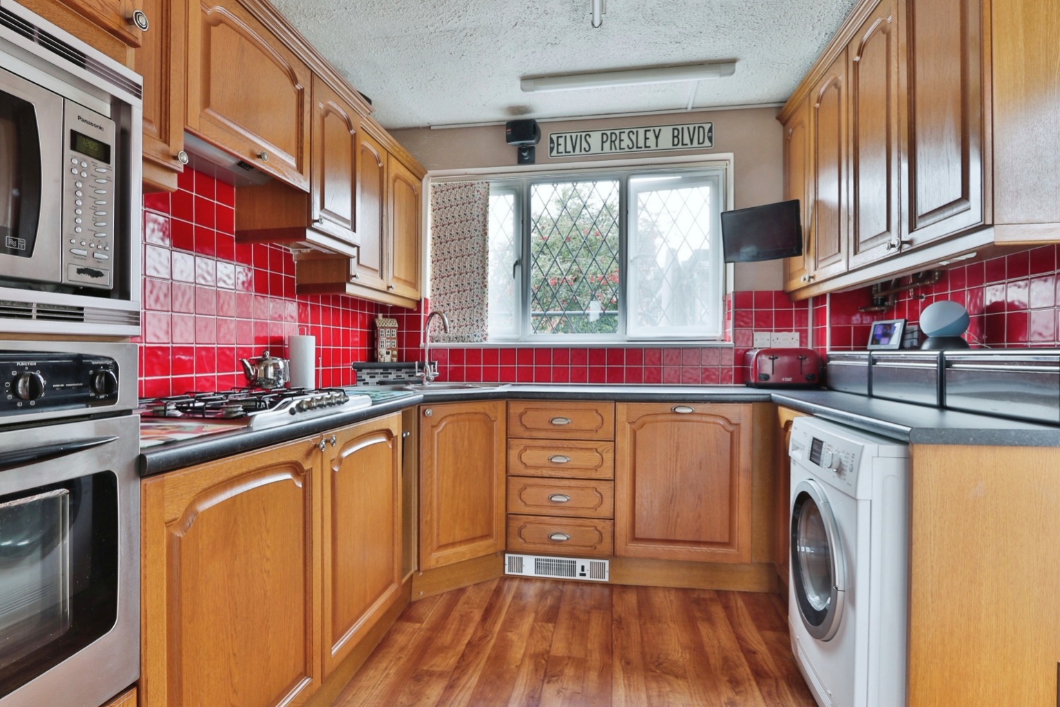3 bed semi-detached house for sale in St Anne's Drive, Cottingham  - Property Image 3