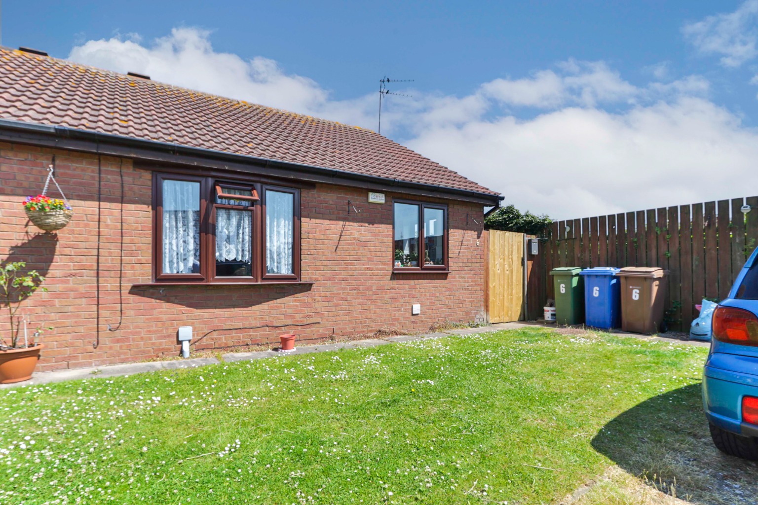 2 bed bungalow for sale in Robert Close, Withernsea, HU19