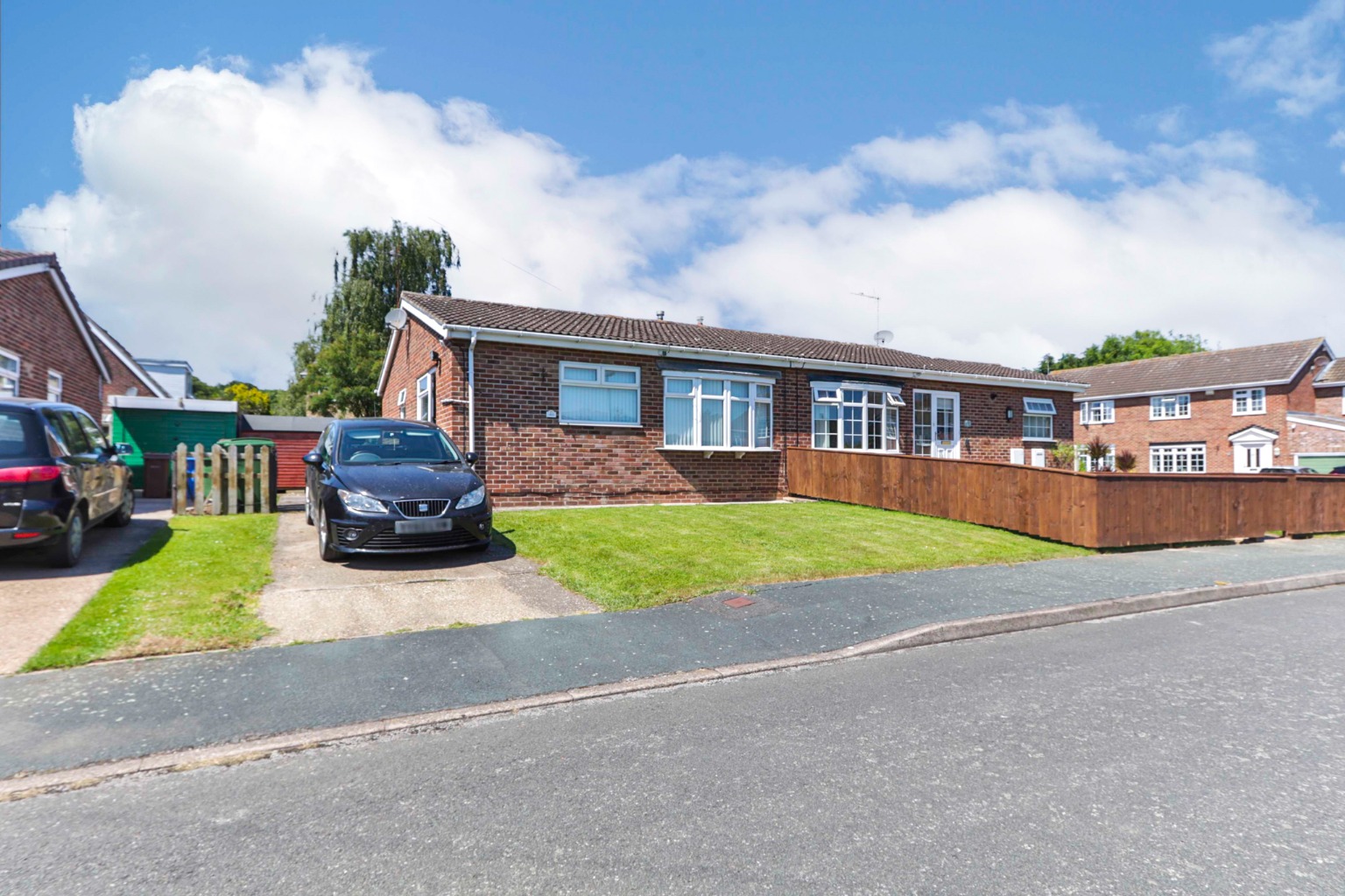 2 bed semi-detached bungalow for sale in Chestnut Garth, Hull, HU12
