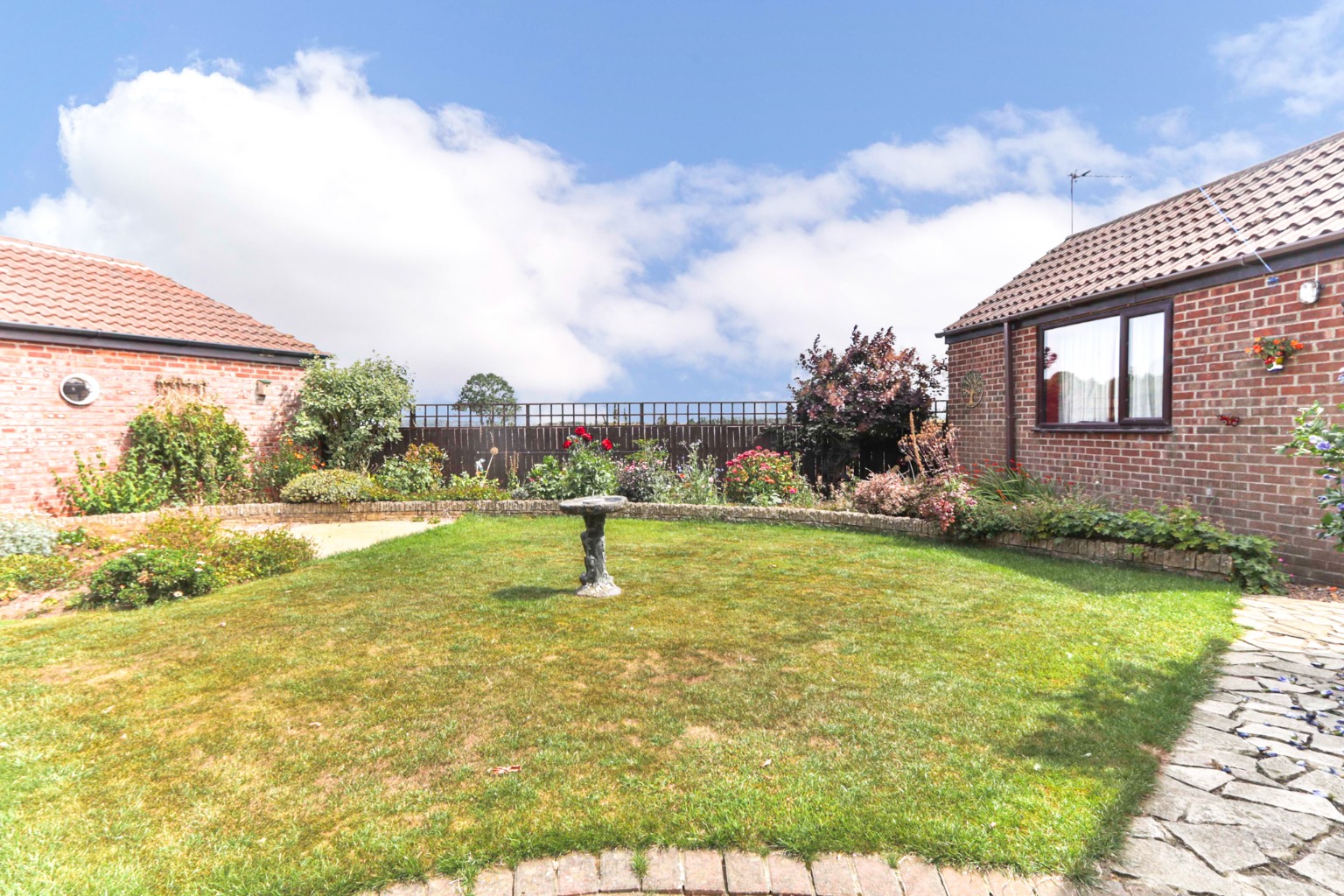 2 bed detached bungalow for sale in Highfield Rise, Hull  - Property Image 11