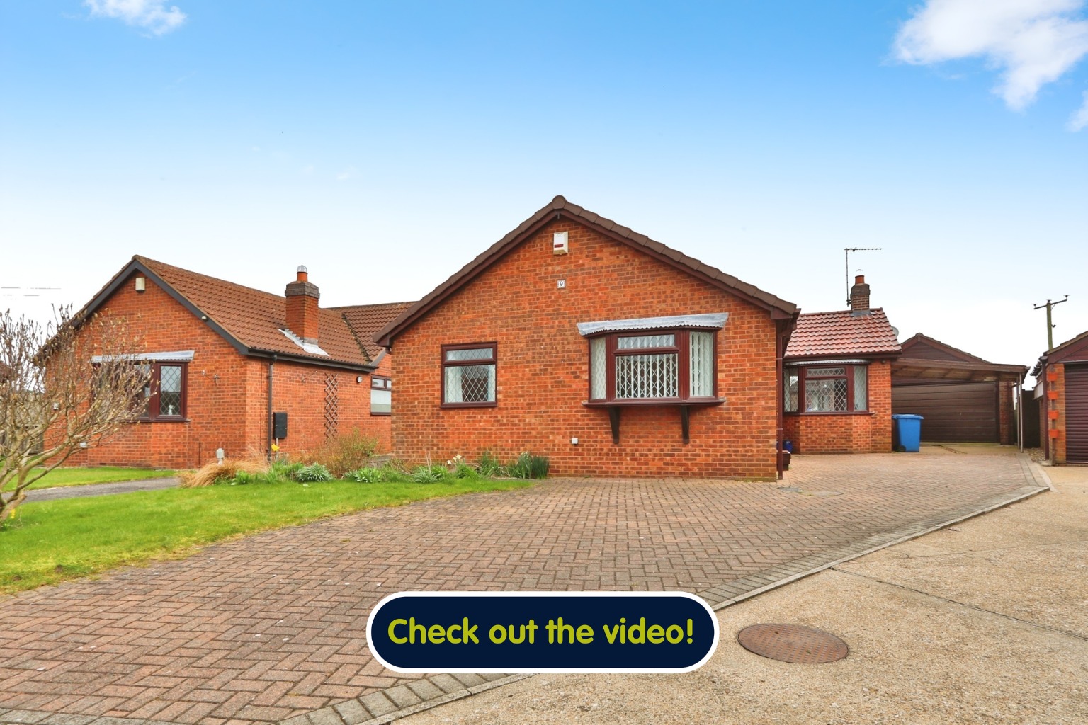 2 bed detached bungalow for sale in Highfield Rise, Hull  - Property Image 1