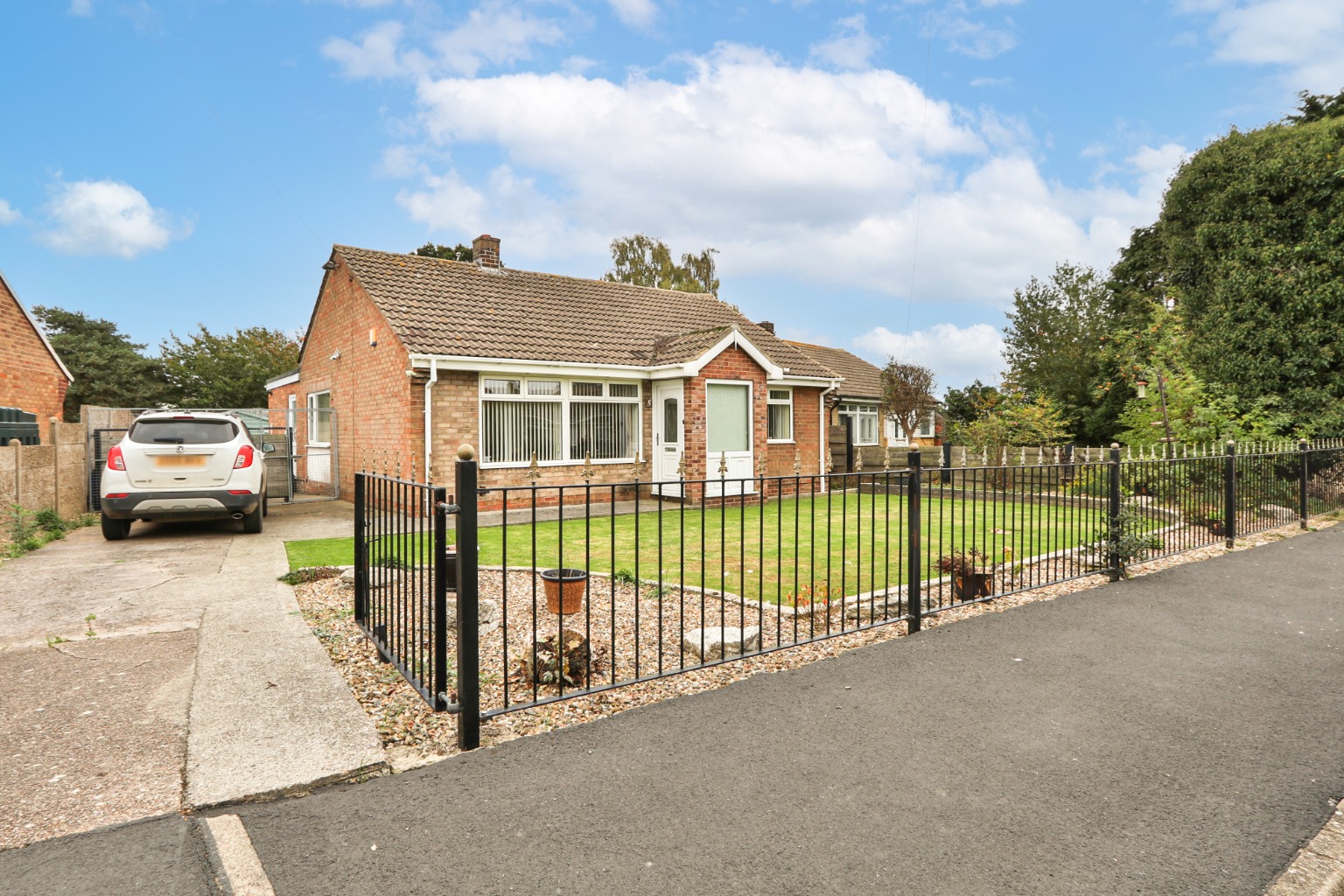 2 bed bungalow for sale in Sharp Avenue, Hull, HU12