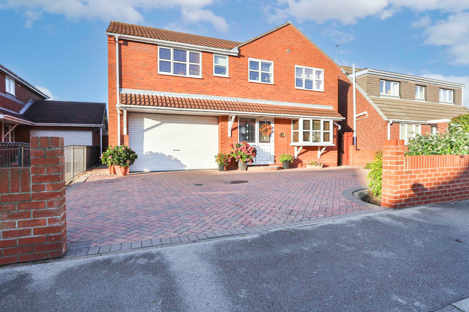 4 bed detached house for sale in Bond Street, Hull - Property Image 1