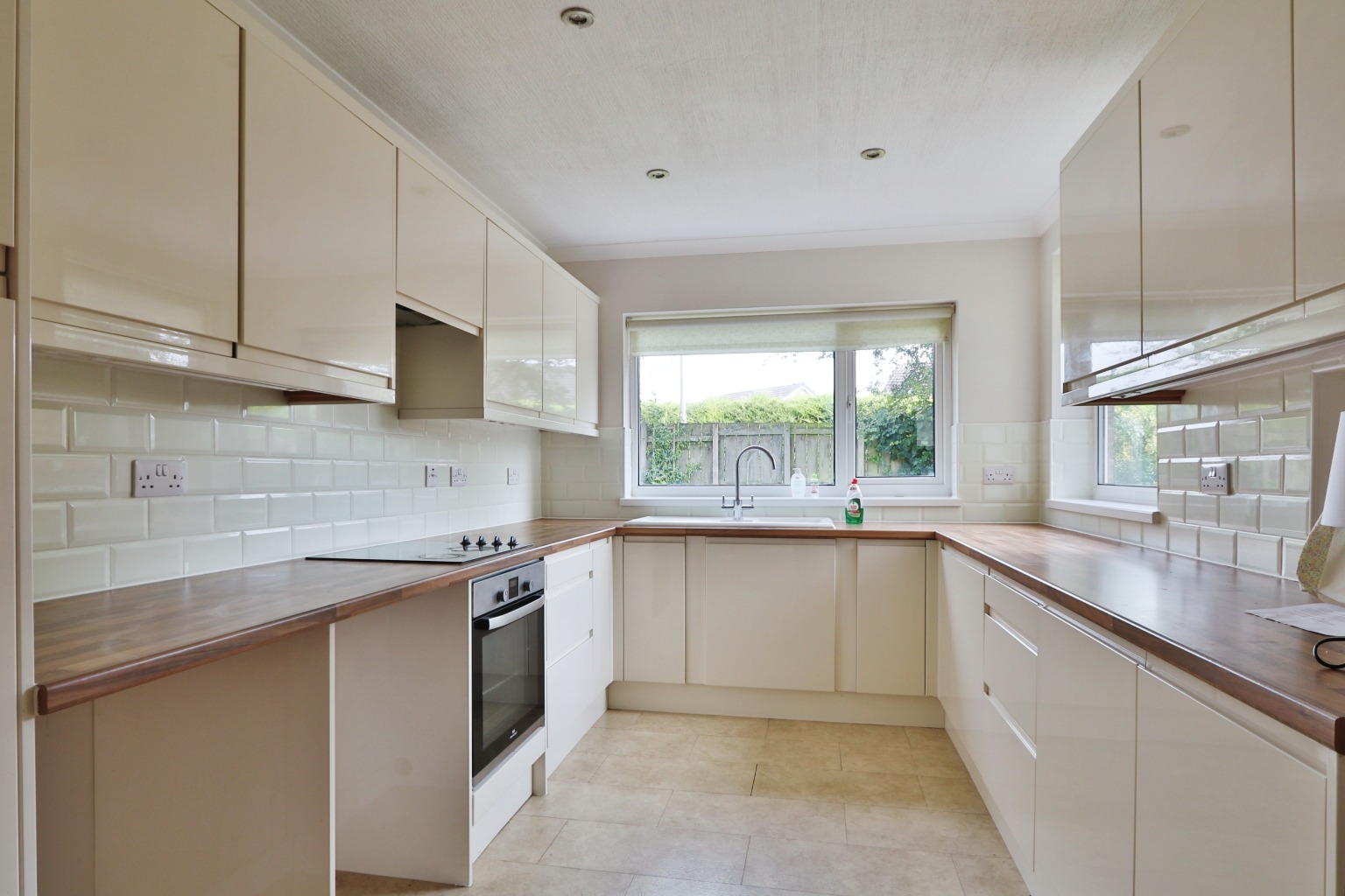4 bed detached house for sale in Watson Drive, Hull  - Property Image 2