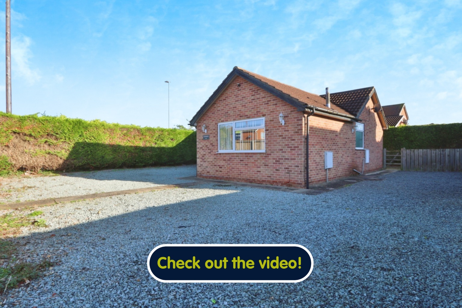 2 bed detached bungalow for sale in Acklam Road, Hull  - Property Image 1