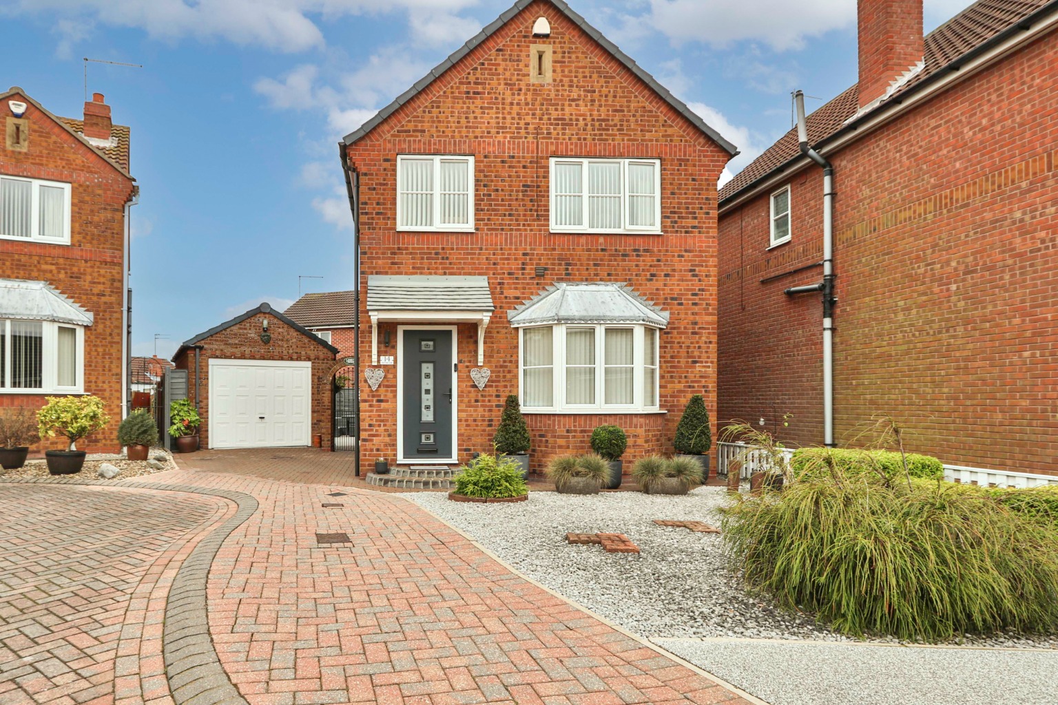 3 bed detached house for sale in Chaytor Close, Hull - Property Image 1