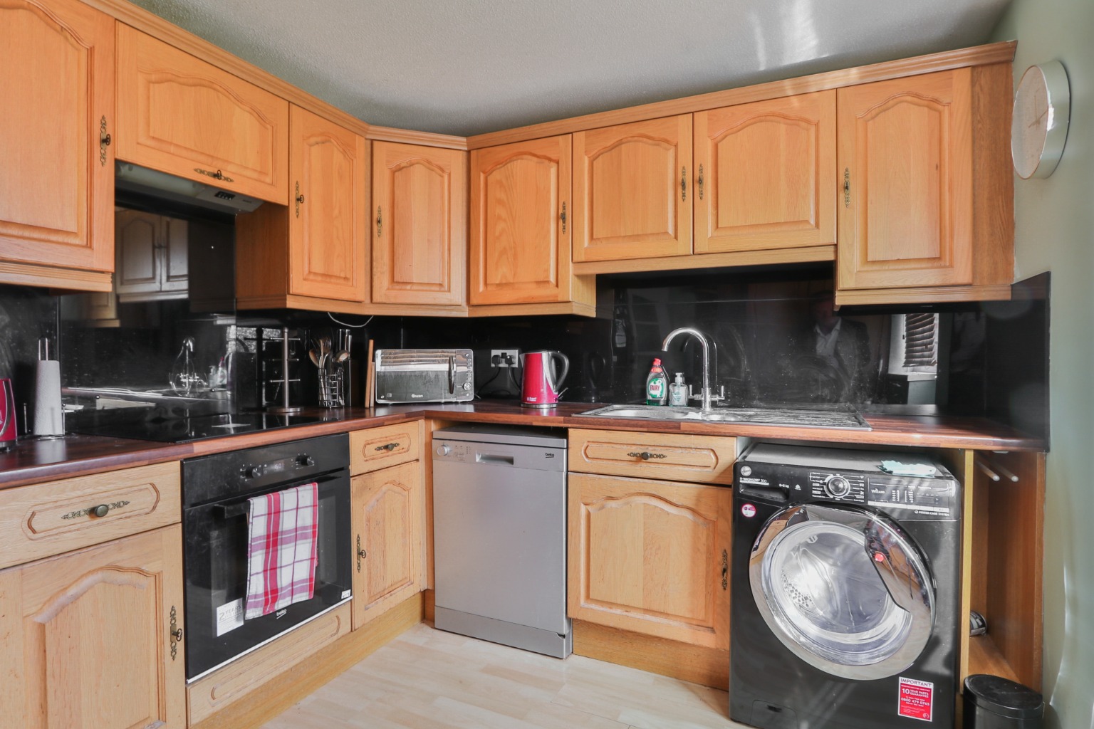 2 bed semi-detached house for sale in Chestnut Avenue, Hull  - Property Image 2