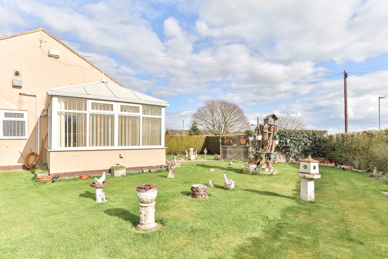 2 bed bungalow for sale in Raines Close, Hull  - Property Image 10